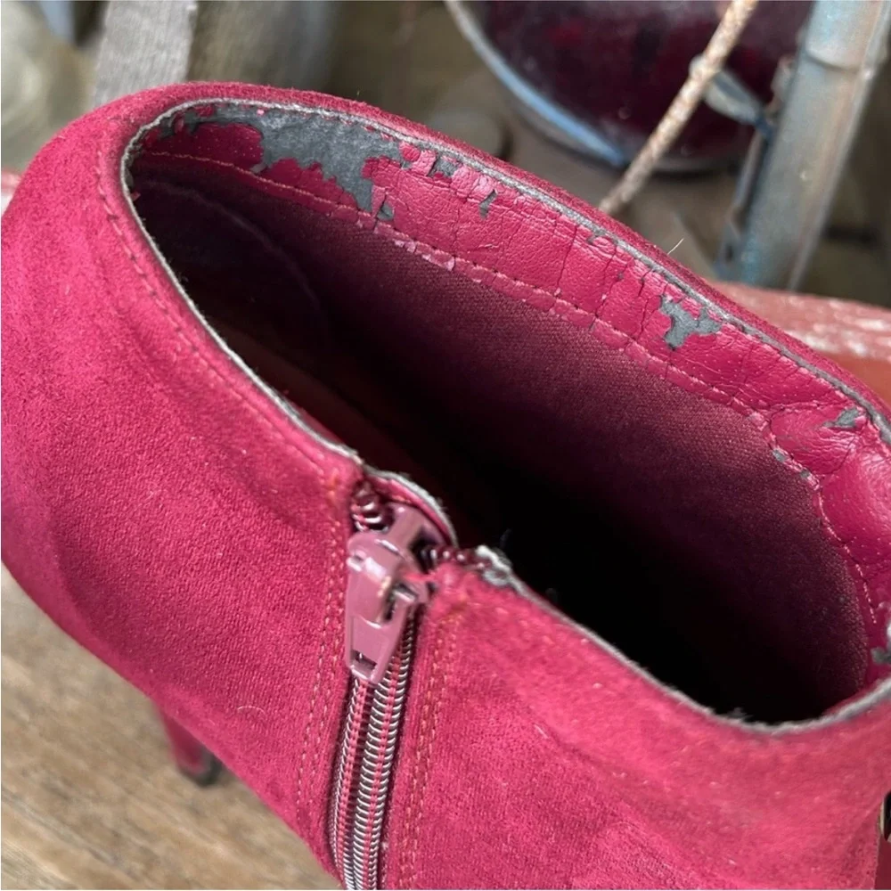 G by Guess Zip Front Heeled‎ Booties